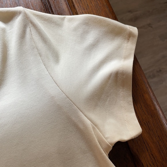 LulaRoe Top Tunic Cream Color, Small. Like New! Perfect for Fall! 🍂🍂🍂 - Picture 3 of 4